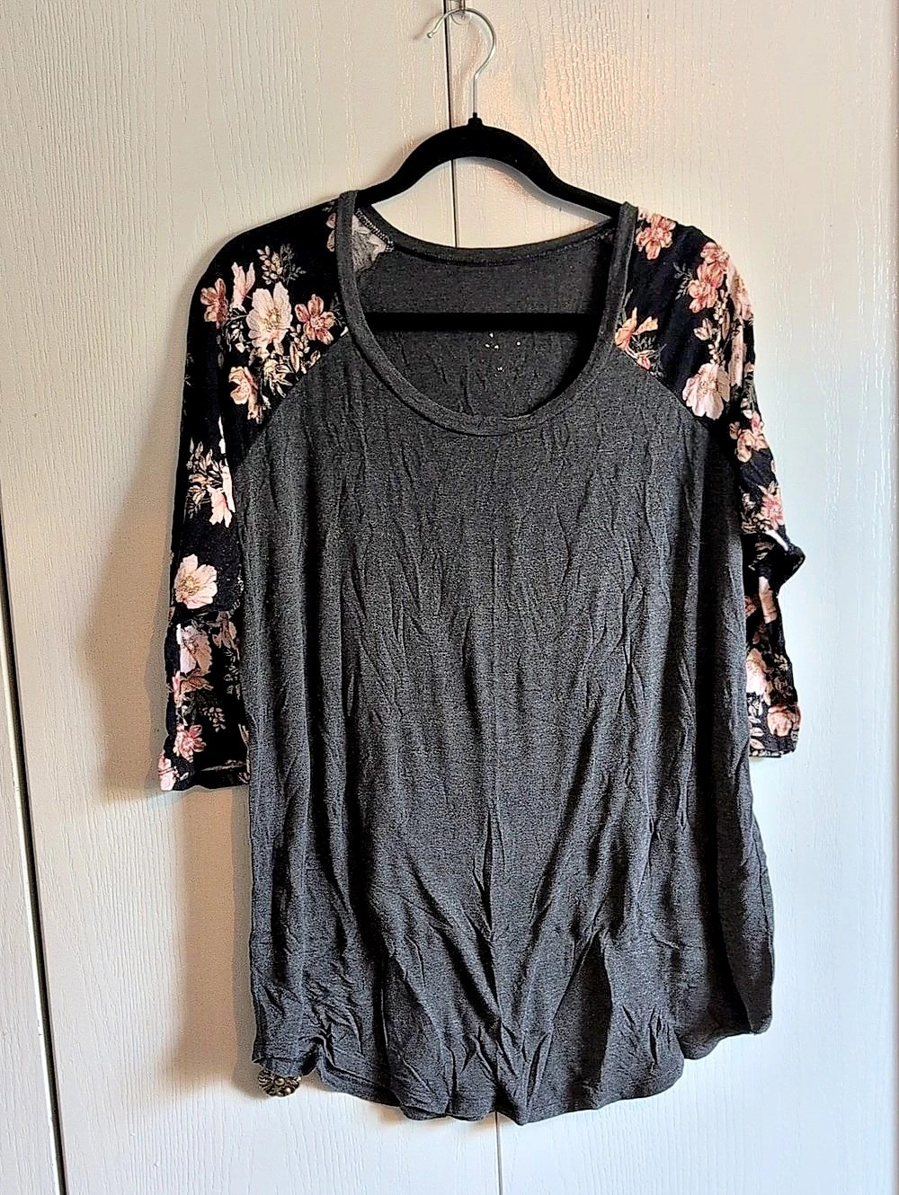 Torrid Super Soft Floral Sleeve Tunic in Black & Pink